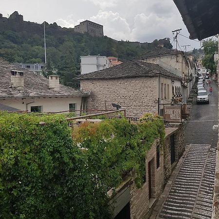Gjirokastër Eva Guesthouse מראה חיצוני תמונה